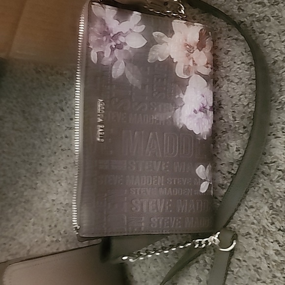 Bags - Picture 3 of 4